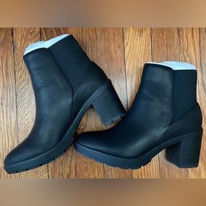 Matt & Natt Chelsea Boots, women’s size 7
